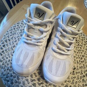 Varsity size 6 women’s cheer shoes